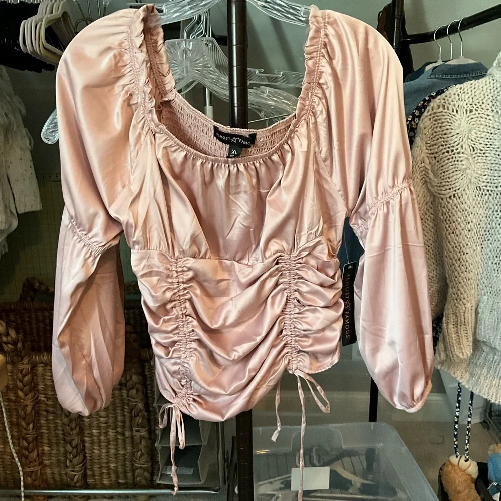 Almost Famous Pink Puff Sleeve Crop Top Blouse - Picture 2 of 4